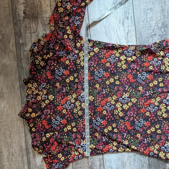 T Tahari Floral Women's Top - Black Multicolor Size Large - Picture 7 of 9